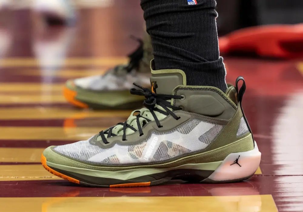 Giày Nike Air Jordan 37 x Undefeated SP 'Flight Jacket' DV6255-300 - Ảnh 3