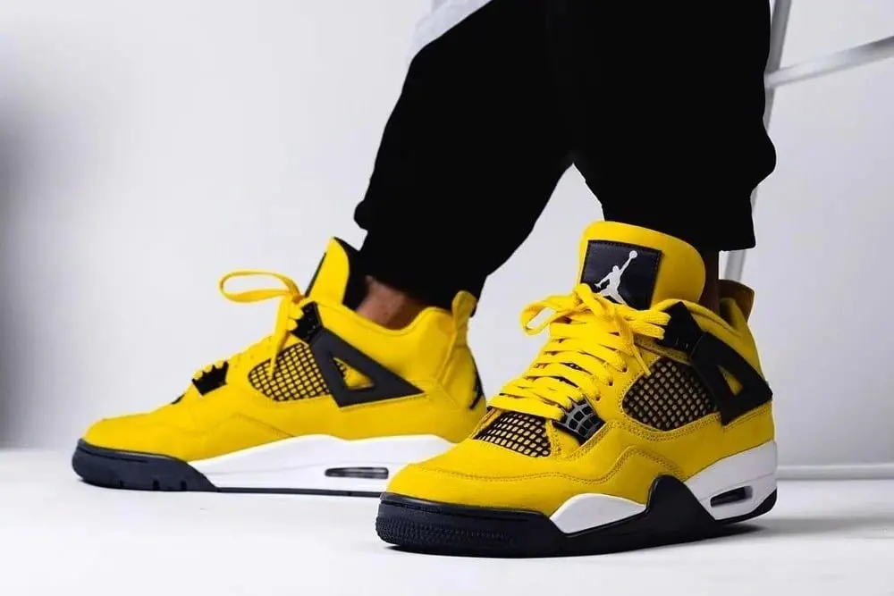 Alternative view of Giày Nike Air Jordan 4 Retro 'Lightning' 2021 CT8527-700