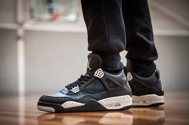 Alternative view of Giày Nike Air Jordan 4 Retro LS 'Oreo' 2015 314254-003