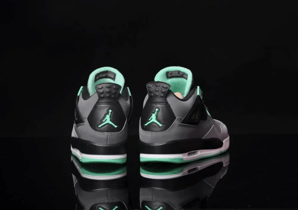 Alternative view of Giày Nike Air Jordan 4 Retro GS 'Green Glow' 408452-033
