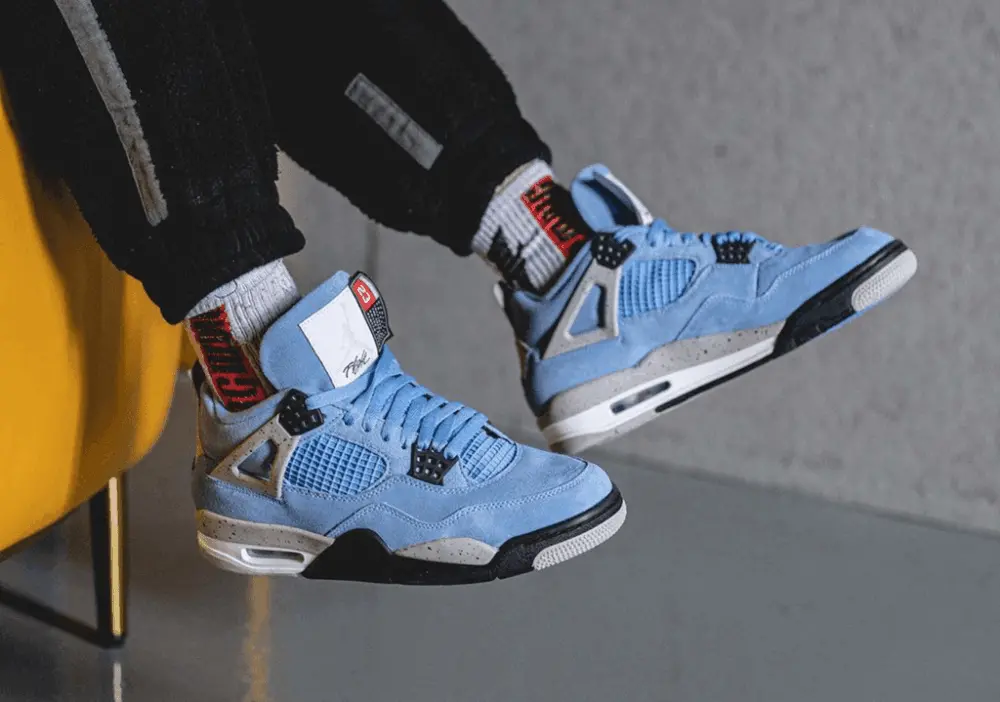 Alternative view of Giày Nike Air Jordan 4 Retro 'University Blue' CT8527-400