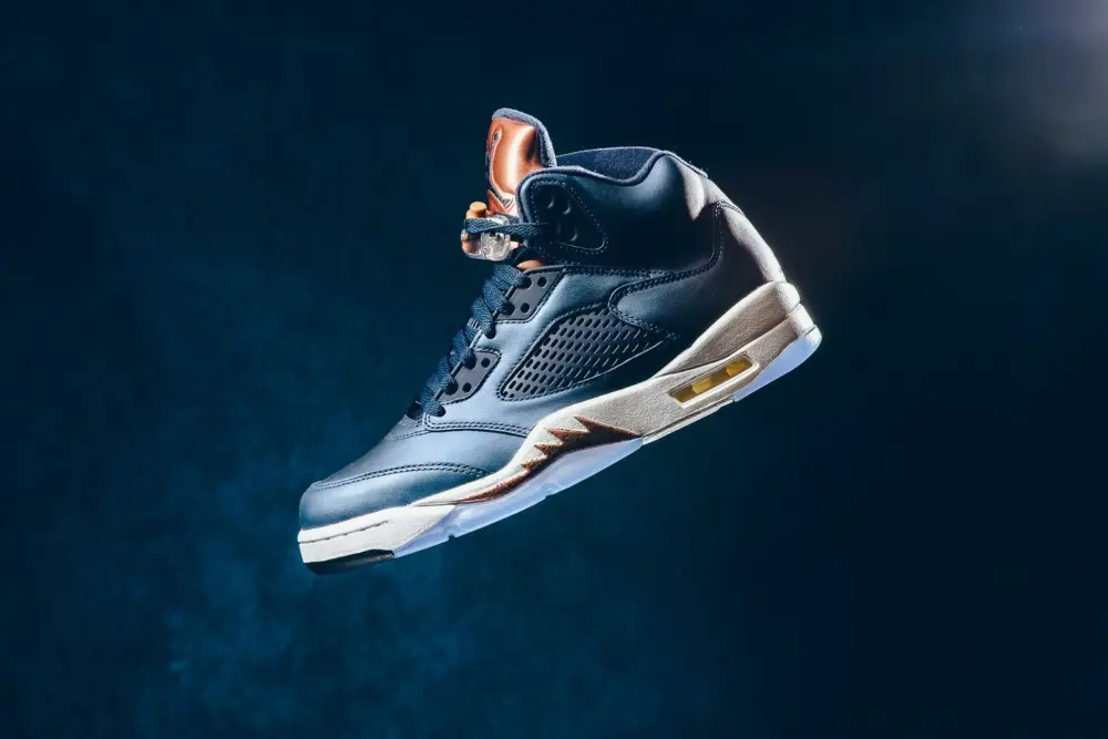 Alternative view of Giày Nike Air Jordan 5 Retro 'Bronze' 136027-416