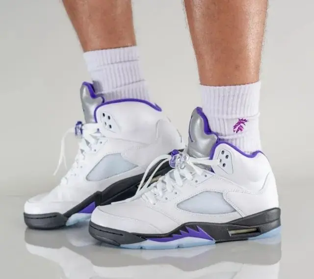 Alternative view of Giày Nike Air Jordan 5 Retro 'Dark Concord' DD0587-141
