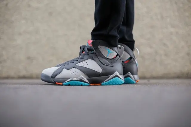 Alternative view of Giày Nike Air Jordan 7 Retro 'Barcelona Days' 304775-016