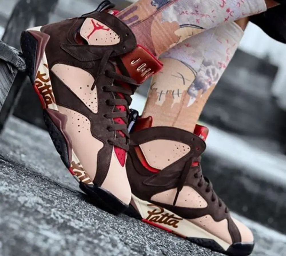 Alternative view of Giày Nike Air Jordan 7 Retro 'Patta Shimmer' AT3375-200