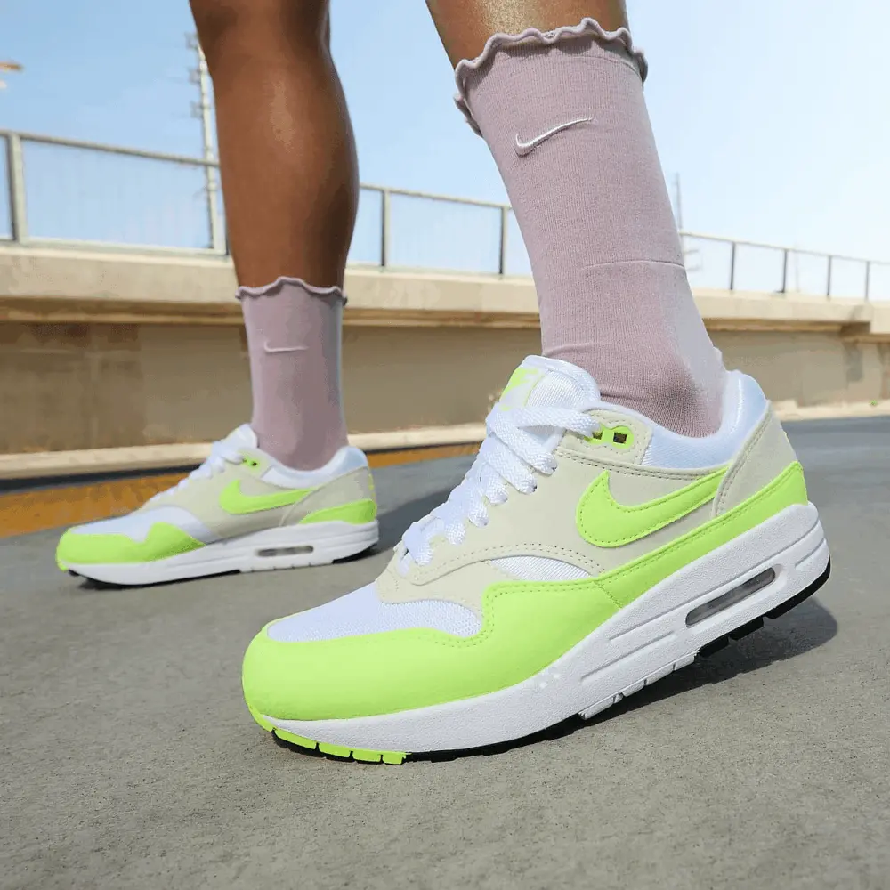 Alternative view of Giày Nike Air Max 1 '87 'Volt Suede' DZ2628-100