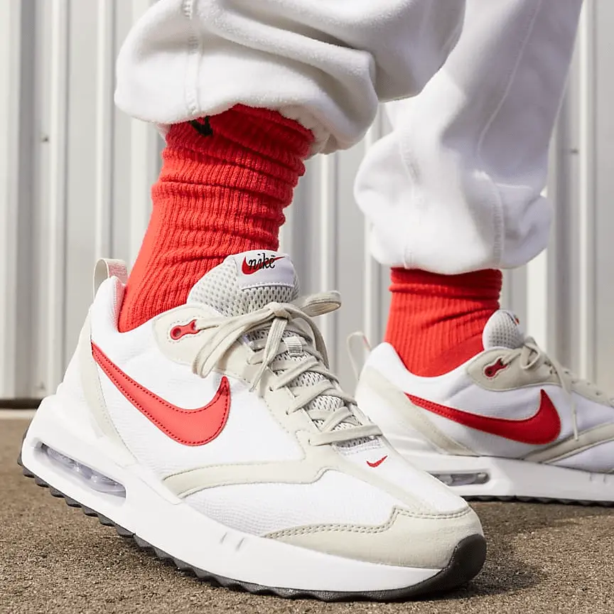 Giày Nike Air Max Dawn 'Light Bone University Red' DQ3991-100 - Ảnh 4