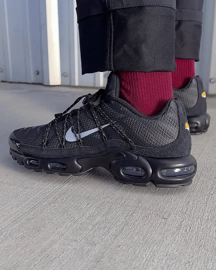 Alternative view of Giày Nike Air Max Plus Utility 'Black Metallic Silver' FD0670-001