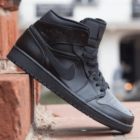 Alternative view of Giày Nike Air Jordan 1 Retro Mid Black 554724-030