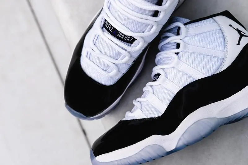Giày Nike Air Jordan 11 Retro 'Concord' 2018 378037-100 - Ảnh 4