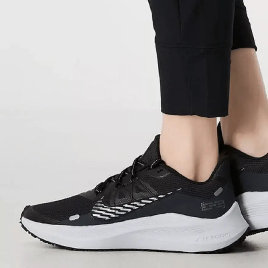 Alternative view of Giày Nike Wmns Winflo 7 Shield 'Black' CU3868-001