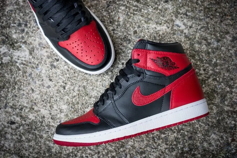 Alternative view of Giày Nike Air Jordan Retro 1 High OG "Banned" 2016 575441-001