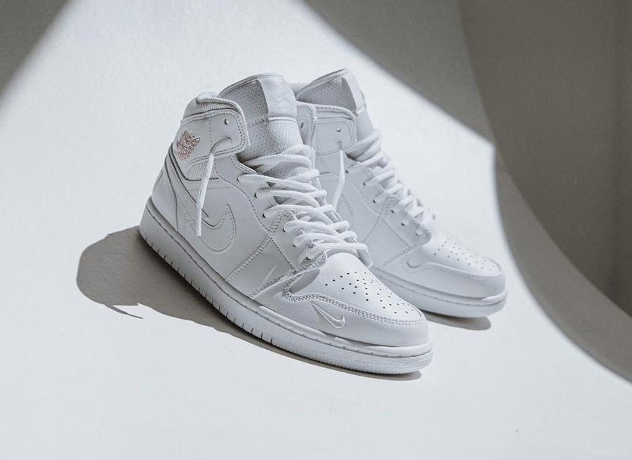 Giày Nike Air Jordan 1 Mid SE 'Euro Tour' CW7589-100 - Ảnh 4