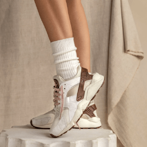 Alternative view of Giày Nike Wmns Air Huarache 'Rattan' DM9463-100