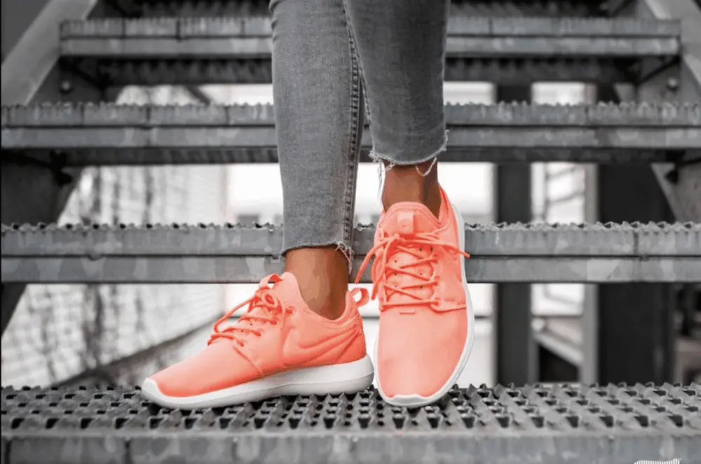 Alternative view of Giày Nike Roshe Two 'Atomic Pink' 844931-600