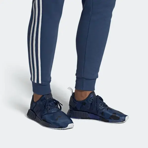 Alternative view of Giày Adidas NMD_R1 'Fractal Camo Navy' EF4264