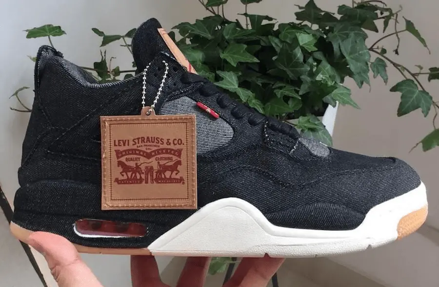 Alternative view of Giày Nike Levi's x Air Jordan 4 Retro 'Black Denim' AO2571-001