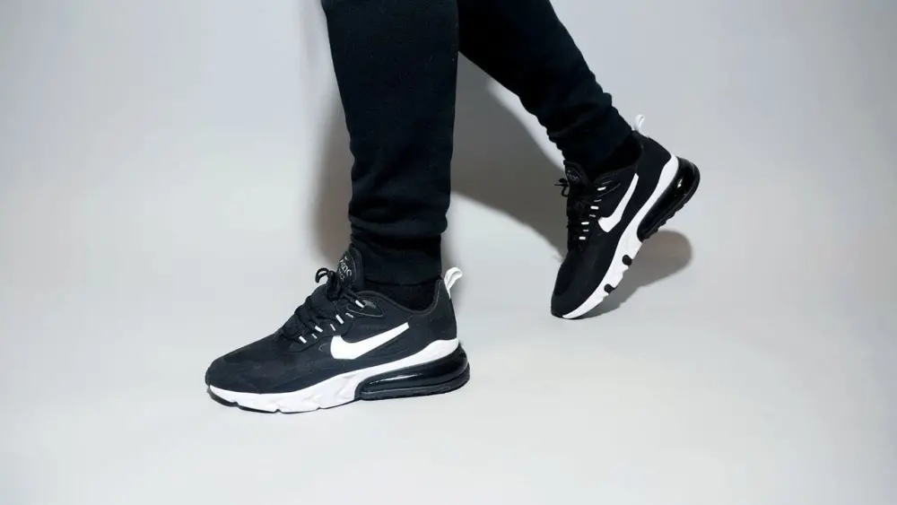 Alternative view of Giày Nike Air Max 270 React 'Black White' AO4971-004