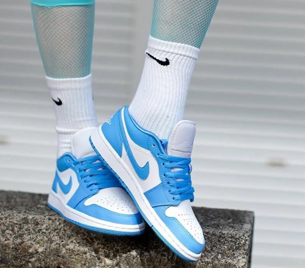 Giày Nike Air Jordan 1 Low UNC 'University Blue' AO9944-441 - Ảnh 5