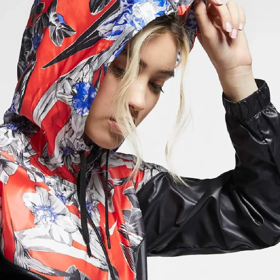 Alternative view of Áo Nike Hyper Femme Crop Jacket Windrunner Floral AR5151-010