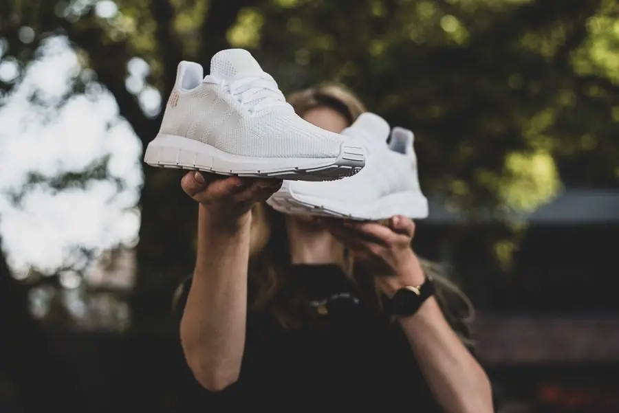 Giày Adidas Wmns Swift Run 'Triple White' B37719 - Ảnh 8