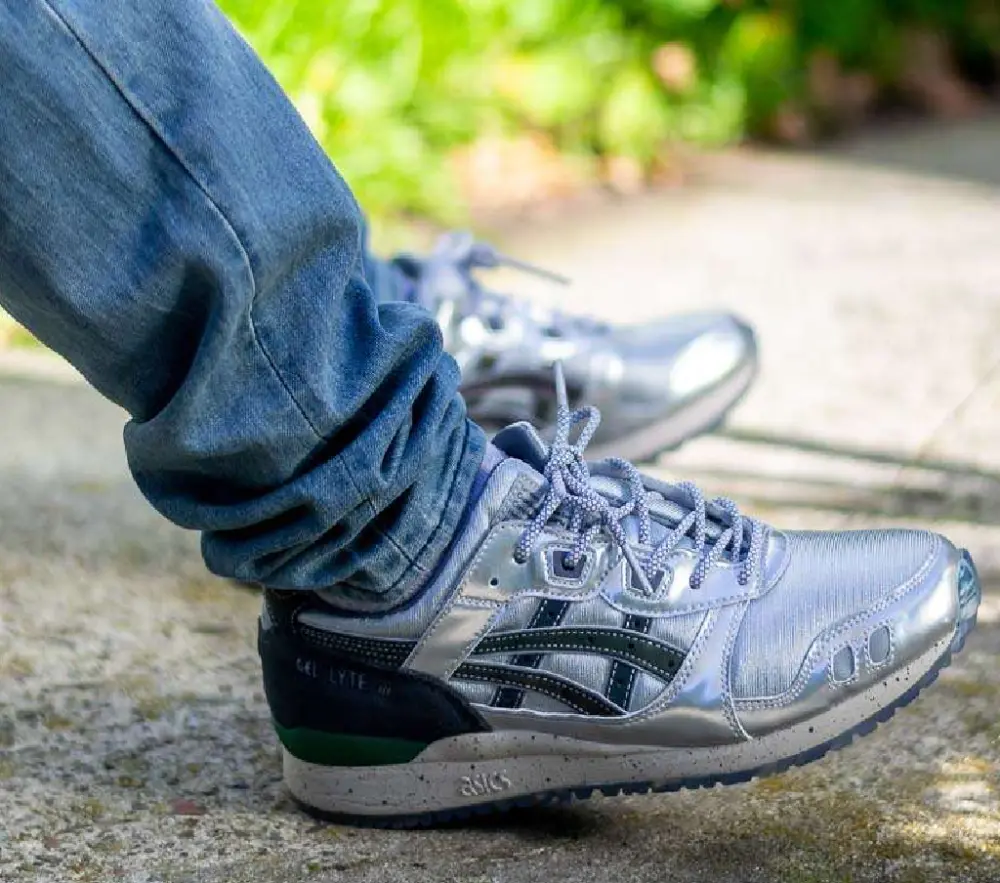 Alternative view of Giày Asics HUNDRED% x SneakerLAH x Gel Lyte 3 'Kuala Lumpur Twin Towers' 1203A073-020