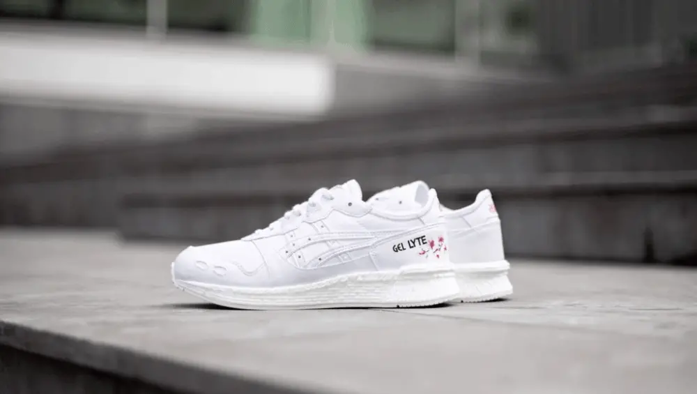 Alternative view of Giày Asics Wmns HyperGel Lyte 'Sakura' 1192A083-100