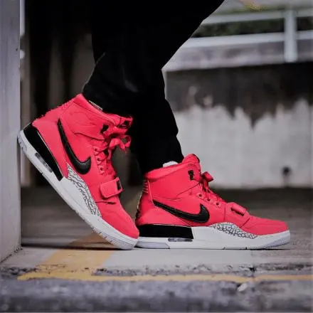 Alternative view of Giày Nike Jordan Legacy 312 ‘Toro’ AV3922-601