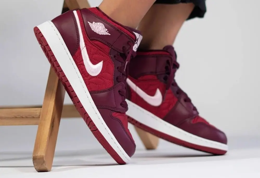 Giày Nike Air Jordan 1 Mid SE GS 'Red Quilted' AV5174-600 - Ảnh 5