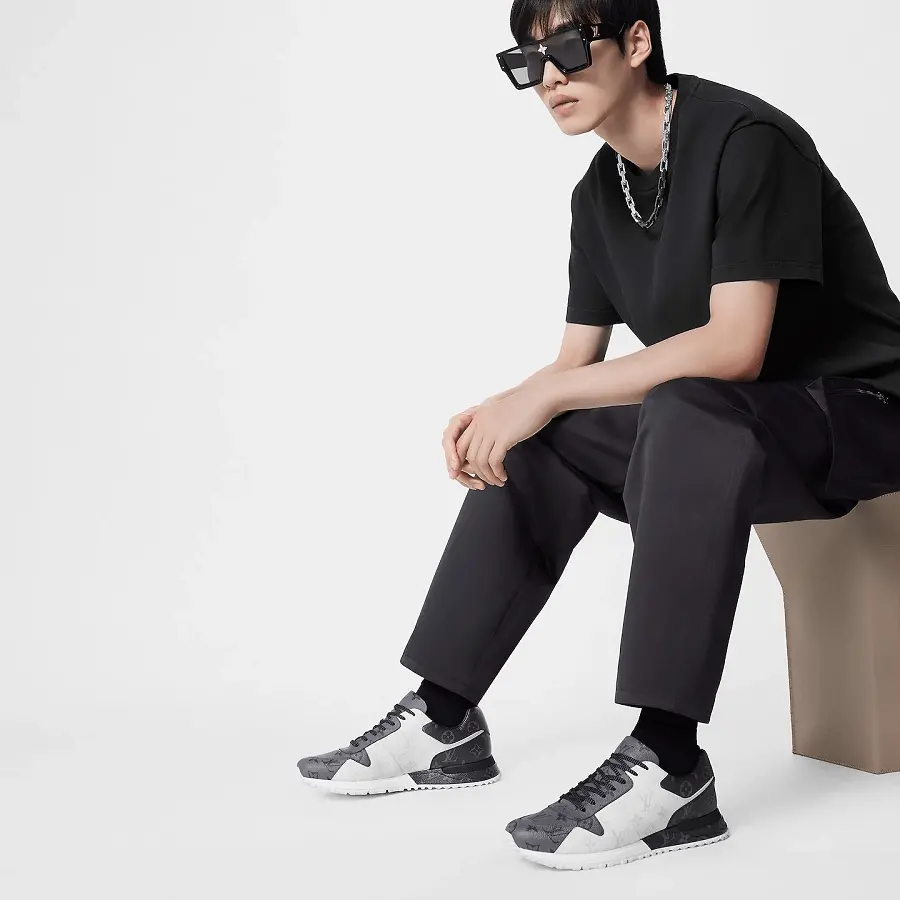Alternative view of Giày Louis Vuitton Run Away Sneaker 'Eclipse' 1A8UZR