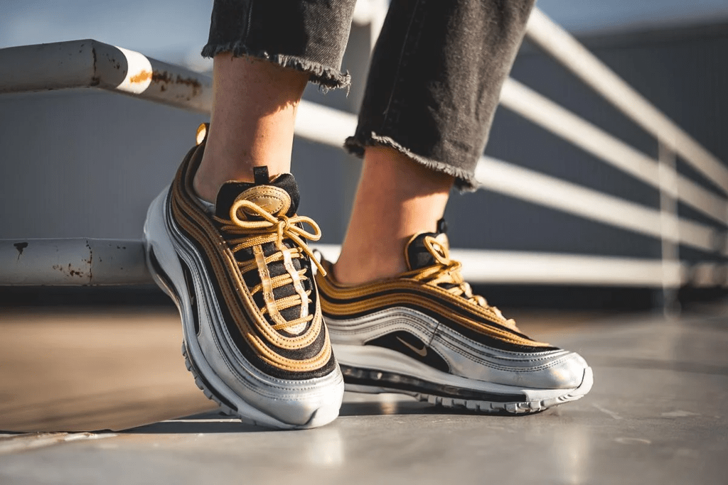 Giày Nike Wmns Air Max 97 'Metallic Gold' AQ4137-700 - Ảnh 5