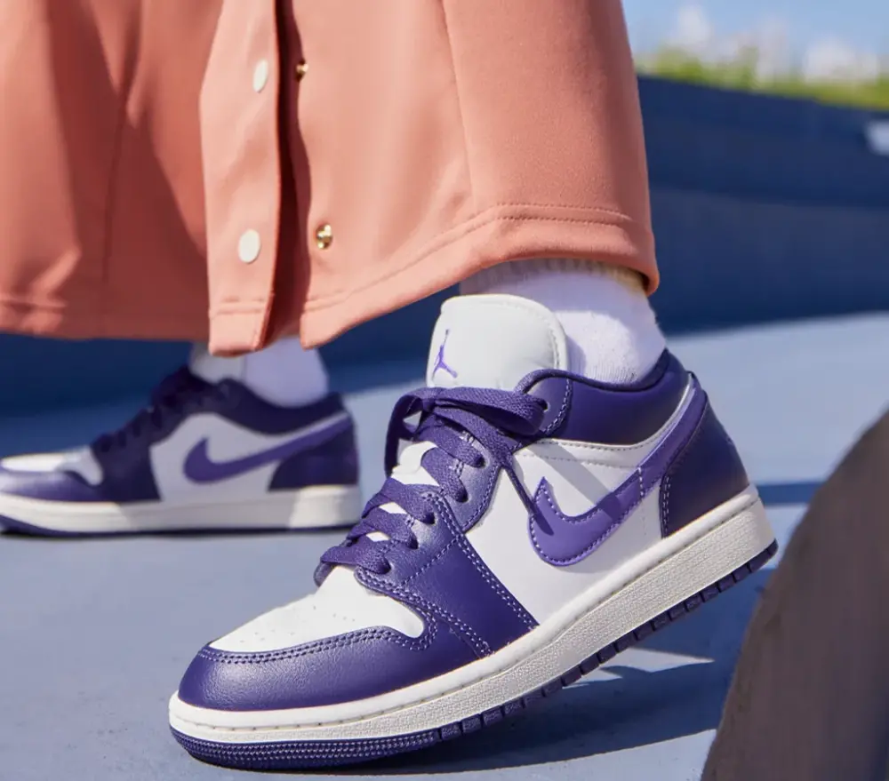 Alternative view of Giày Nike Air Jordan 1 Low 'Purple Sail' DC0774-502
