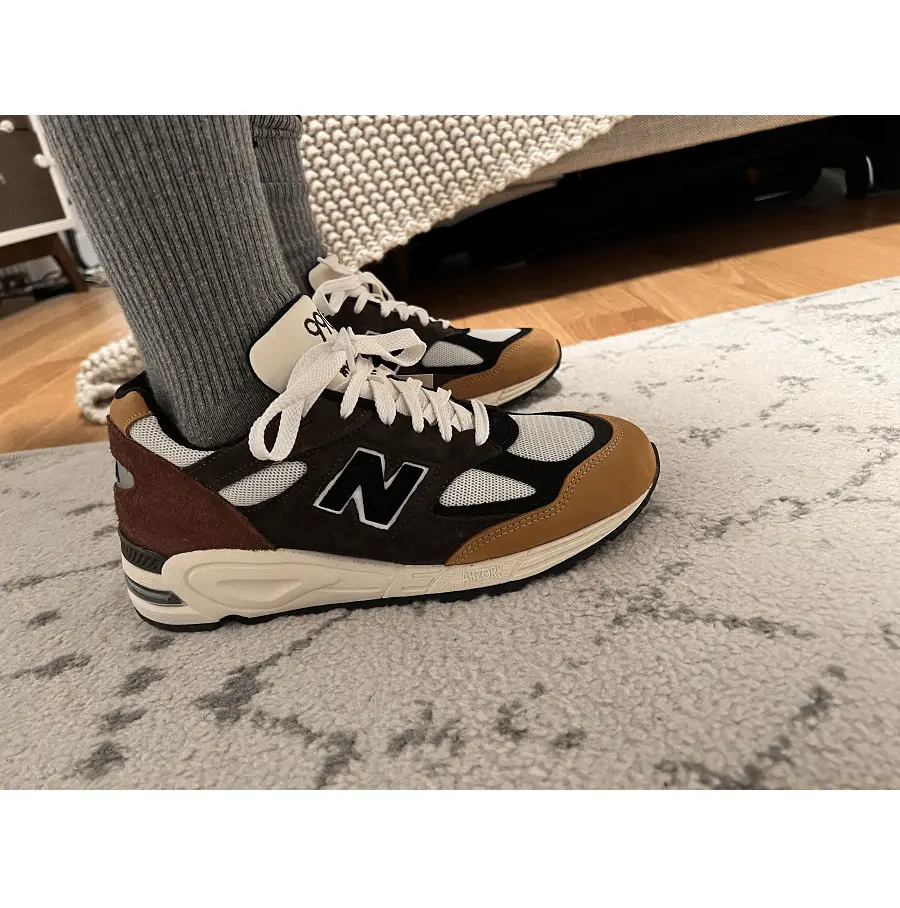 Giày New Balance 990v2 MiUSA Season 2 Brown M990BB2 - Ảnh 6