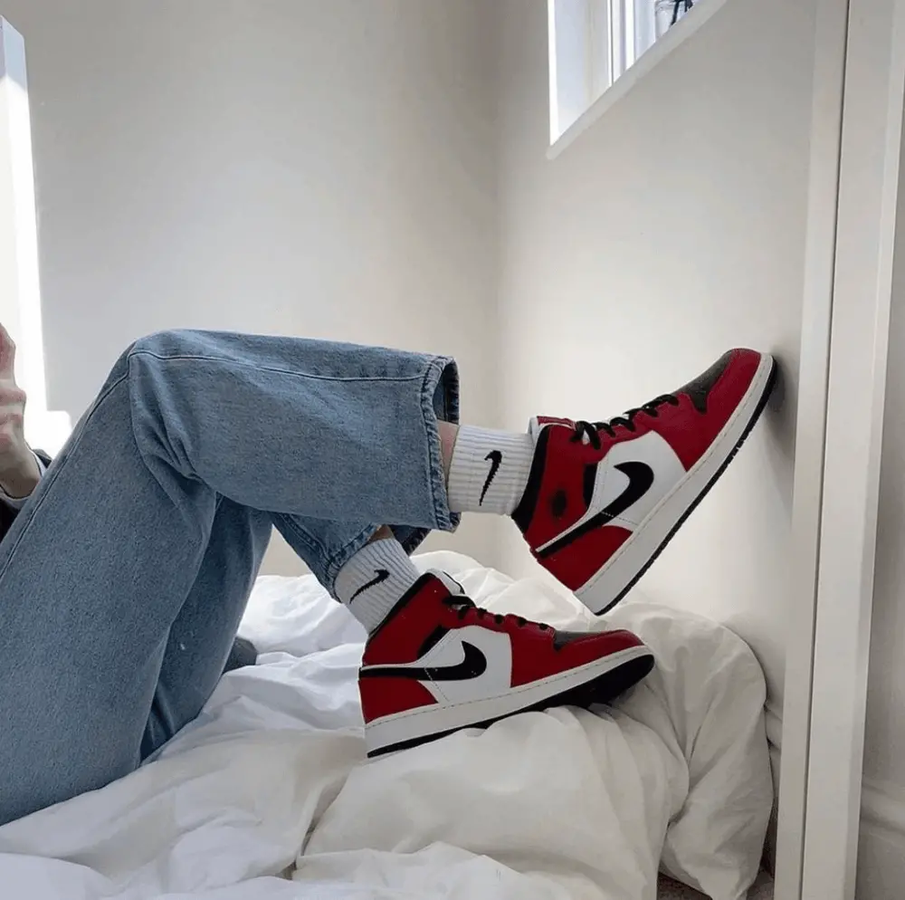 Giày Nike Air Jordan 1 Mid GS 'Chicago' 554725-173 - Ảnh 3