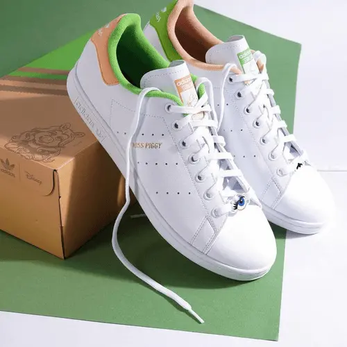 Alternative view of Giày Adidas Disney Stan Smith 'Miss Piggy & Kermit' GZ5863