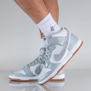 Alternative view of Giày Nike Dunk High University Chenille Swoosh Light Smoke Grey DR8805-003