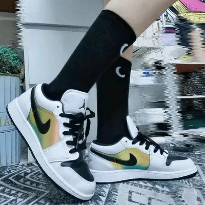 Giày Nike Air Jordan 1 Low SE GS 'Color-Shifting' CV9844-109 - Ảnh 5