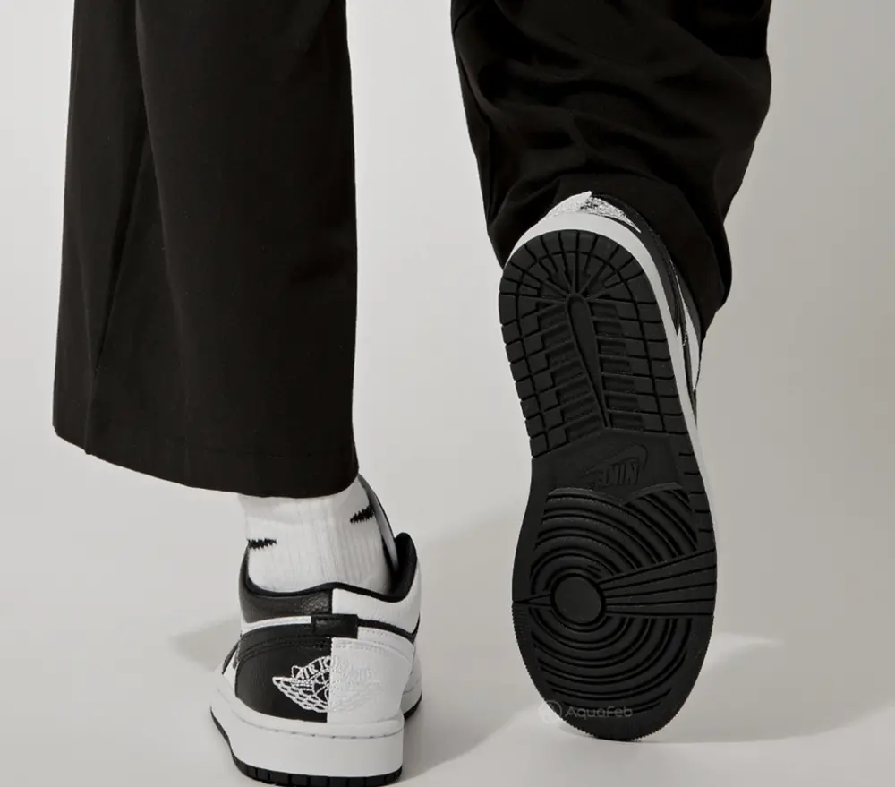 Giày Nike Wmns Air Jordan 1 Low SE Homage 'White Black' DR0502-101 - Ảnh 3