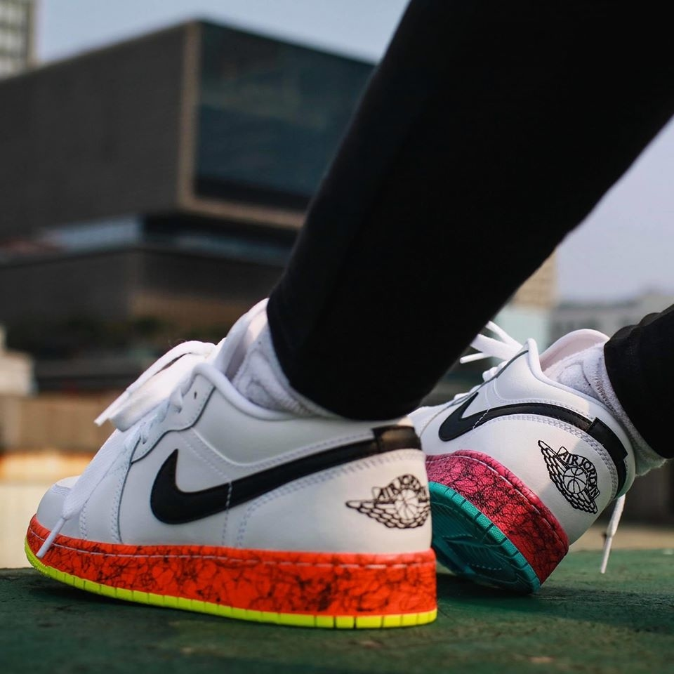 Giày Nike Air Jordan 1 Low GS 'Multi-Color' CV9548-100 - Ảnh 4