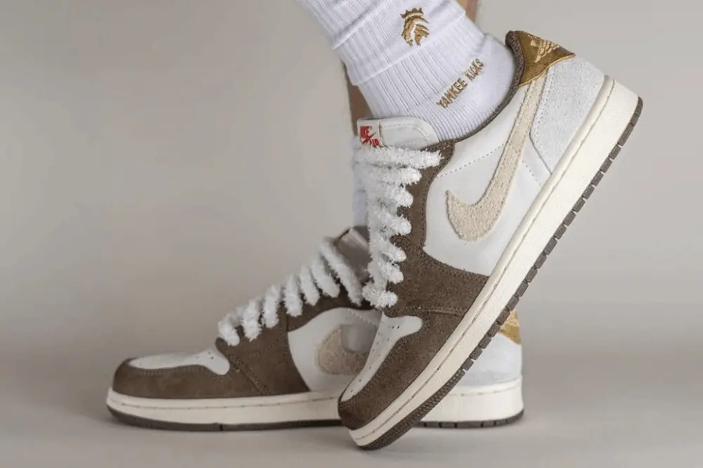 Alternative view of Giày Nike Jordan 1 Retro Low OG 'Year Of The Rabbit' DV1312-200