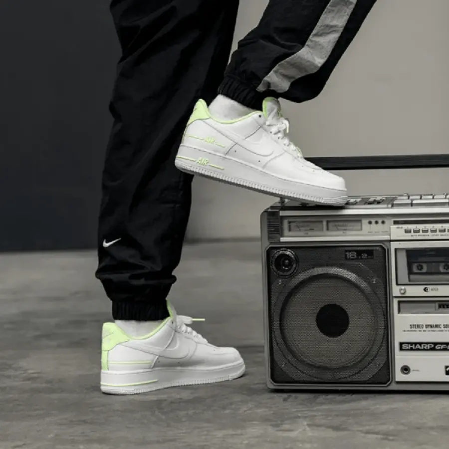 Alternative view of Giày Nike Air Force 1 07 LV8 ‘Double Air White Volt’ CJ1379-101
