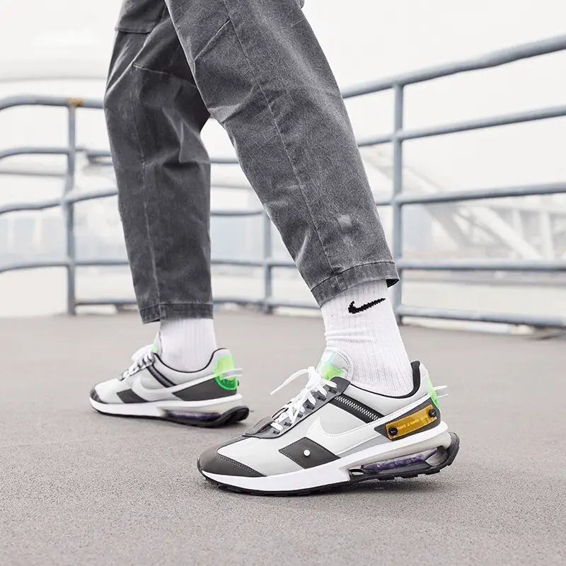 Alternative view of Giày Nike Air Max Pre-Day DO2334-011