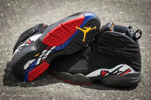 Alternative view of Giày Nike Air Jordan 8 Retro 'Playoff' 2013 305381-061