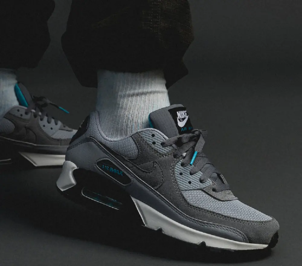 Alternative view of Giày Nike Air Max 90 'Wolf Grey Chlorine Blue' DM0029-002