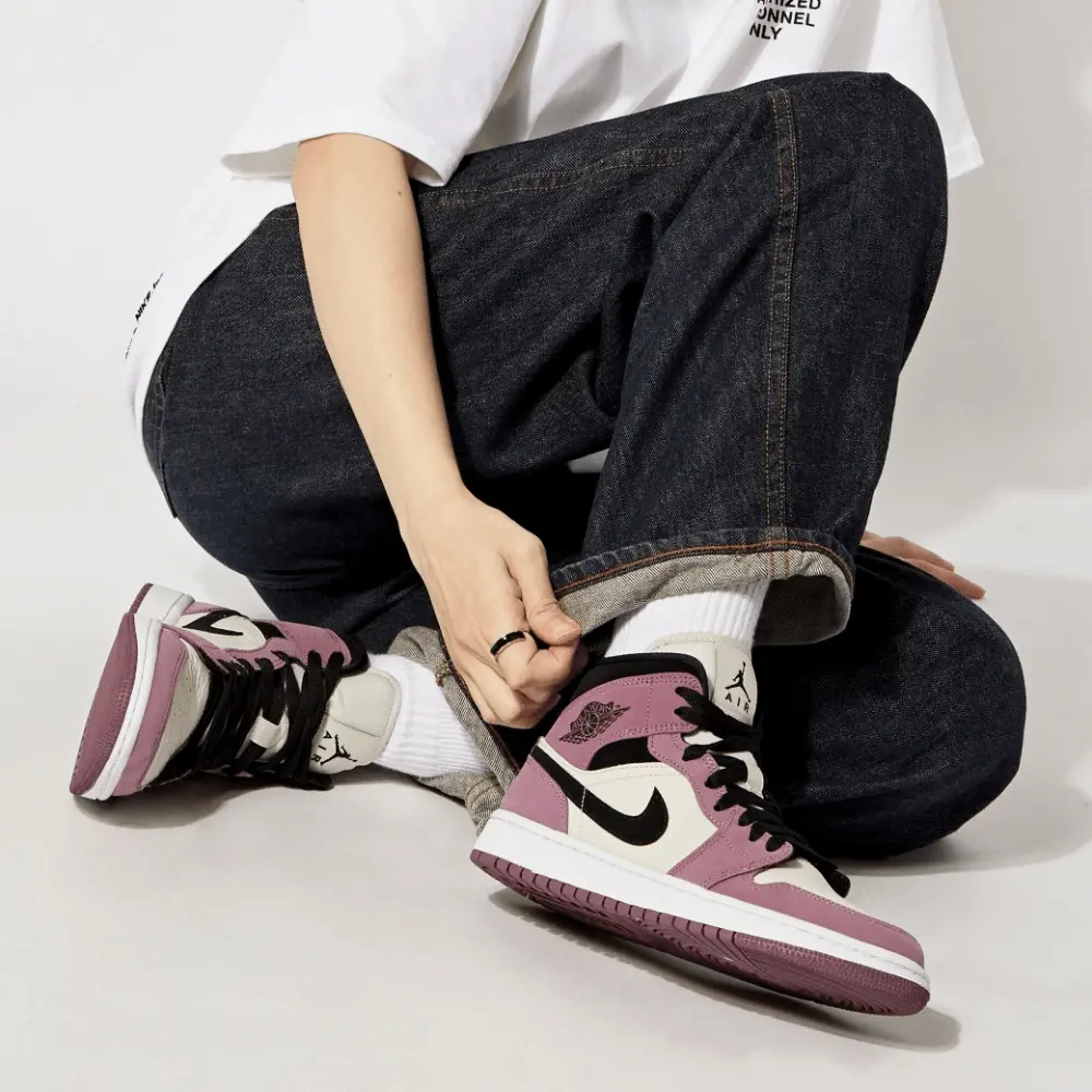 Alternative view of Giày Nike Wmns Air Jordan 1 Mid SE 'Berry Pink' DC7267-500