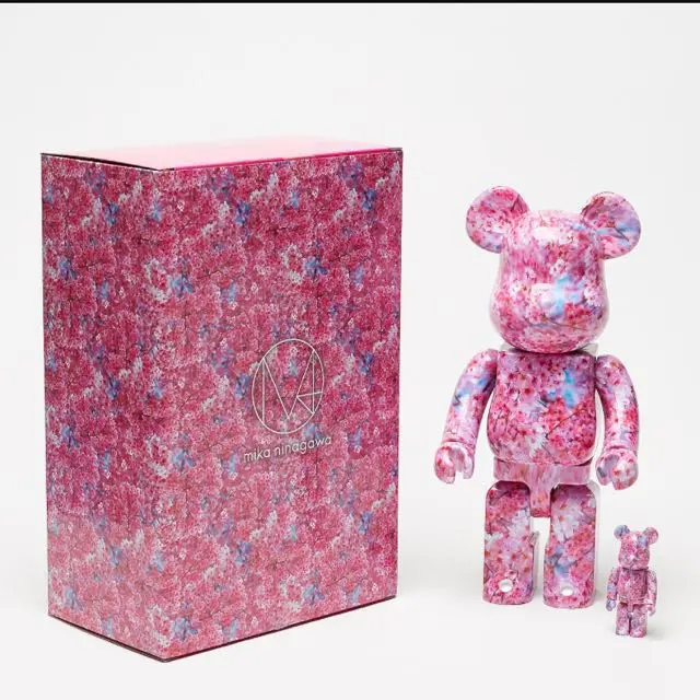 Alternative view of Mô Hình Bearbrick Mika Ninagawa Sakura