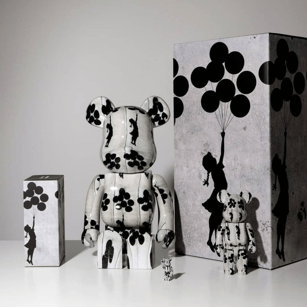 Mô Hình Bearbrick Banksy Flying Balloons Girl - Ảnh 2