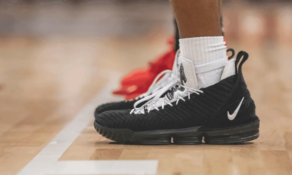 Alternative view of Giày Nike LeBron 16 'Four Horsemen' CI7862-001