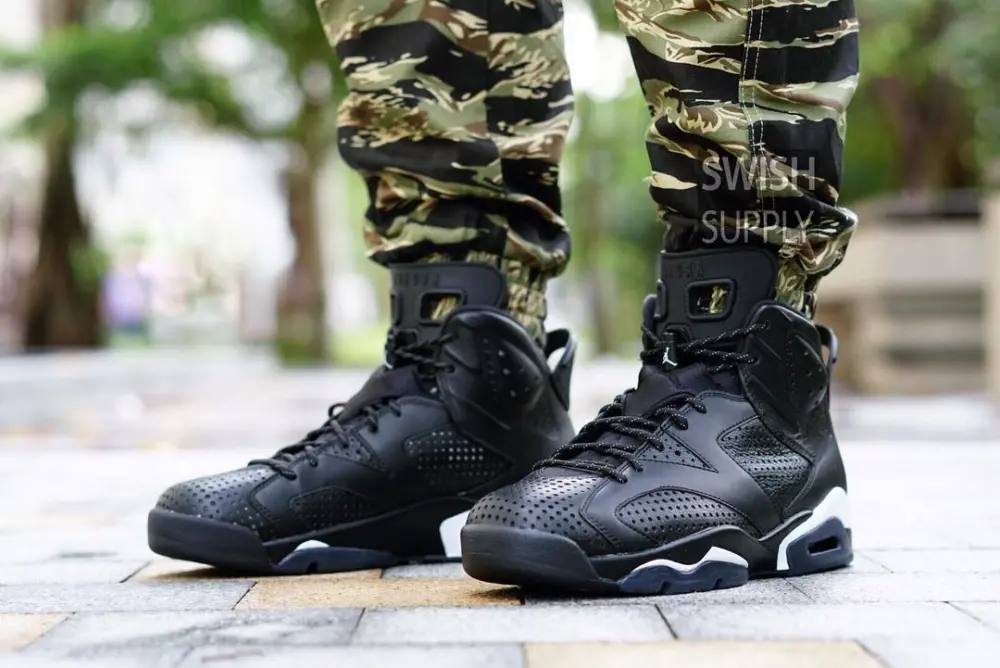Alternative view of Giày Nike Air Jordan 6 Retro 'Black Cat' 384665-020