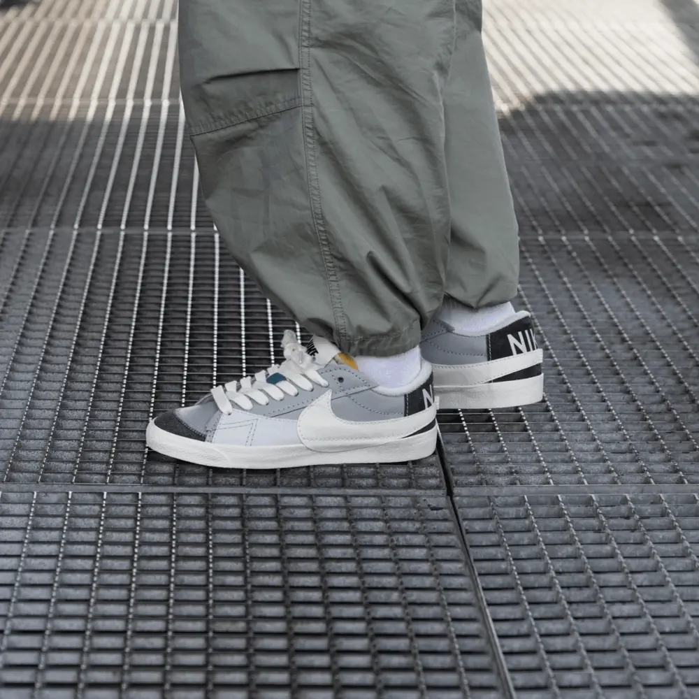 Giày Nike Blazer Low 77 Jumbo SE 'Light Smoke Grey' FJ5467-077 - Ảnh 3